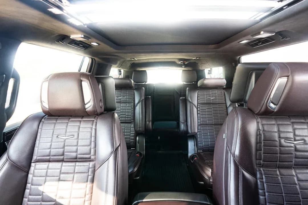 Cadillac Escalade Black (SUV) — photo 1