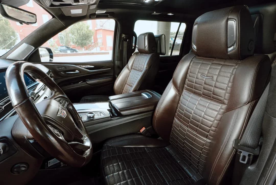 Cadillac Escalade Black (SUV) — photo 3