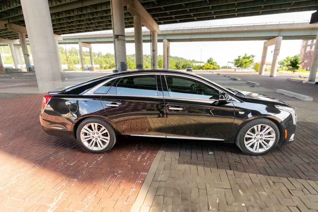 Cadillac XTS Black (Sedan) — photo 3