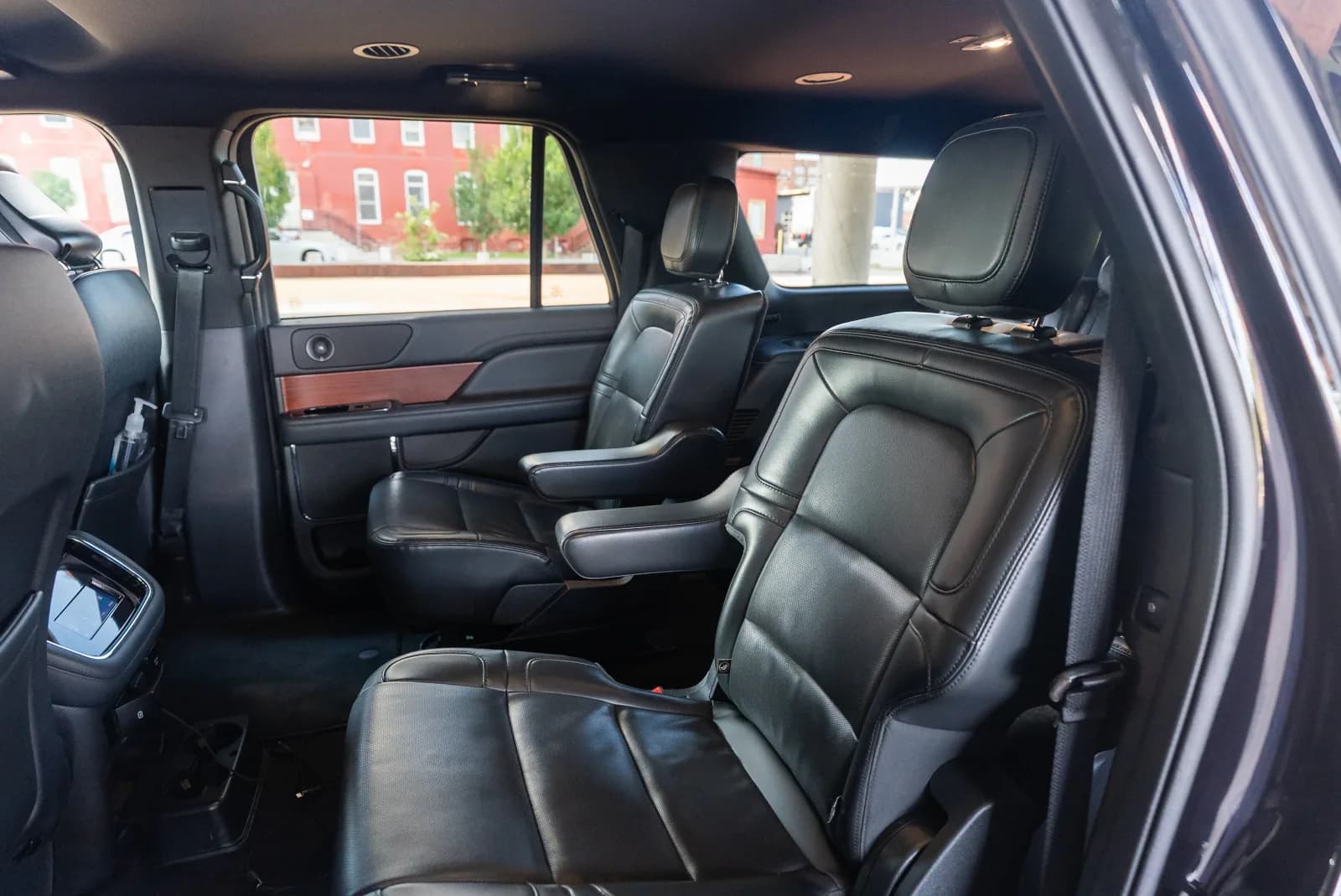 Lincoln Navigator Black (SUV) — photo 4