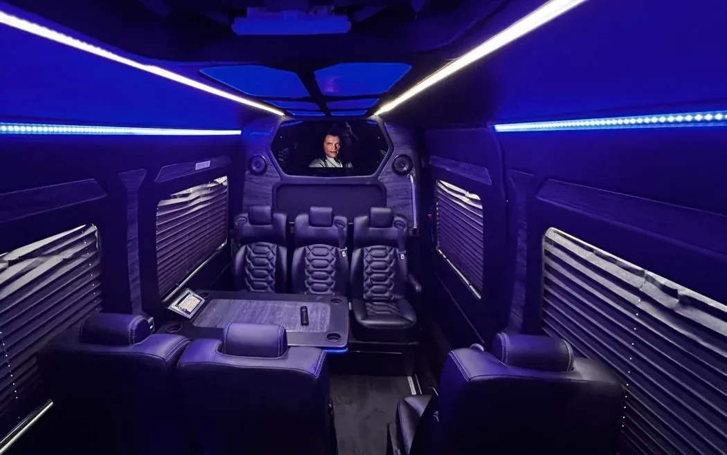 Mercedes Benz Executive Sprinter — photo 1