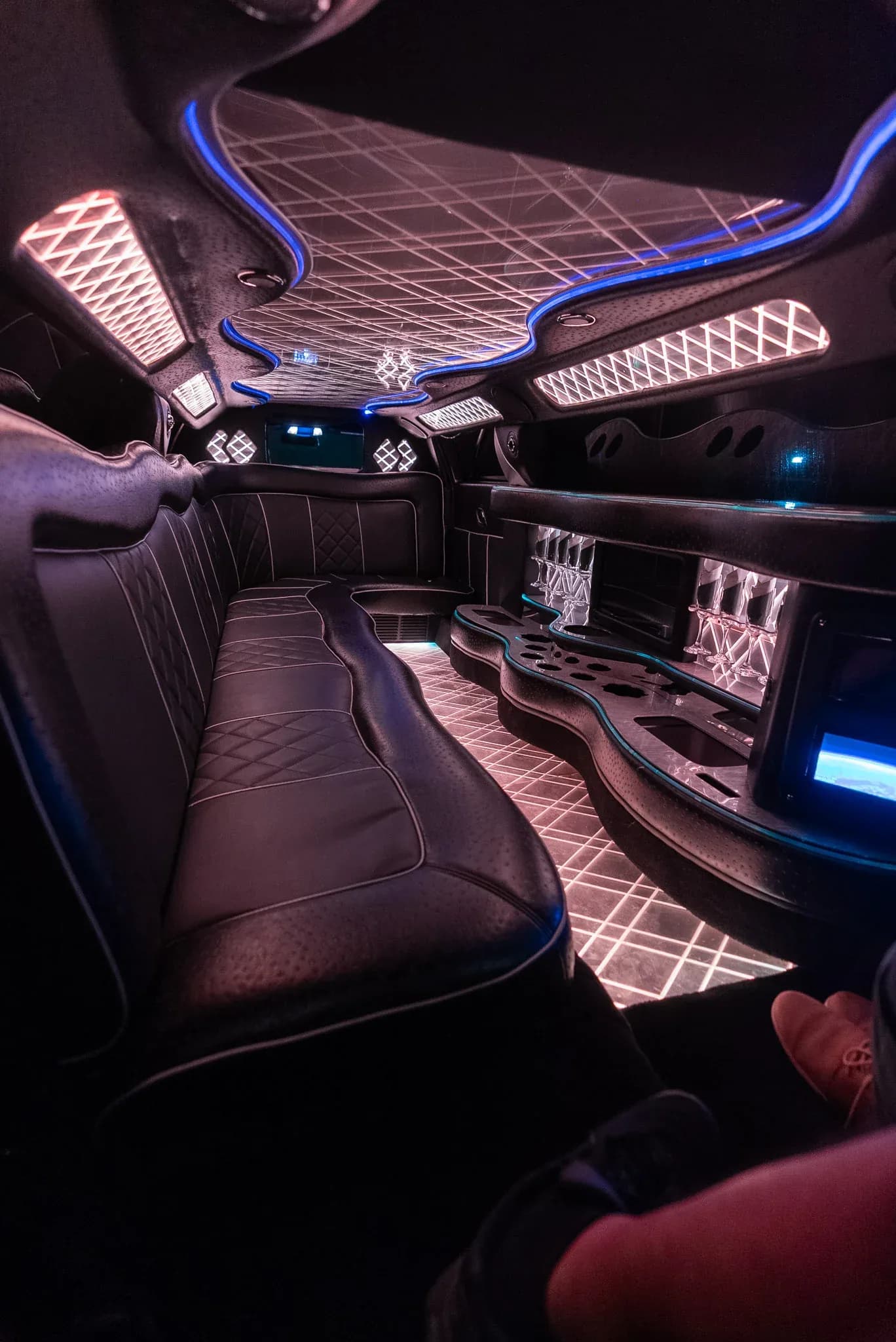 Stretch Limousine — photo 3