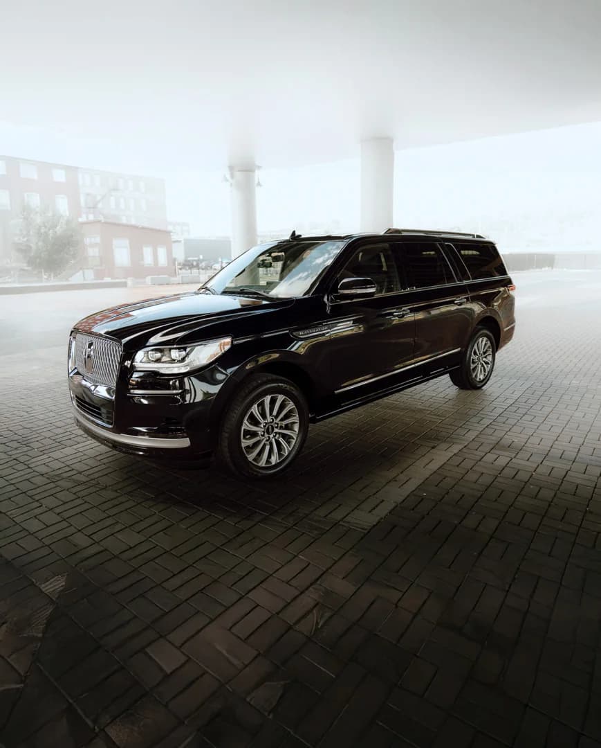 Lincoln Navigator Black (SUV)